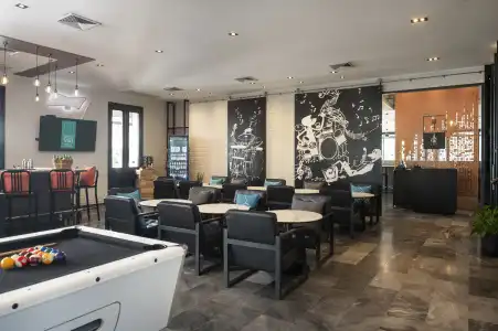 Cross Vibe Bangkok Sukhumvit - 35
