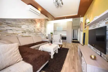 D&D Apartments - 142
