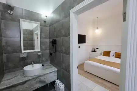 HELLO INN budget - 15