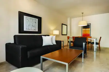 Resort Ramada & Suites by Wyndham Costa del Sol - 98