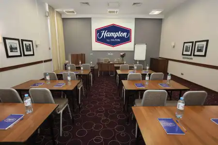 Hampton by Hilton - 24