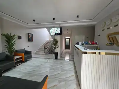 Luna Plaza - 6