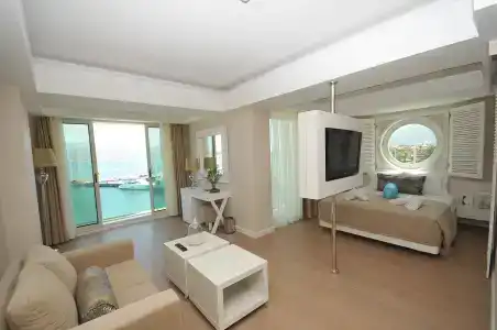 Alesta Yacht - 61