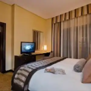 TIME Oak & Suites - 4