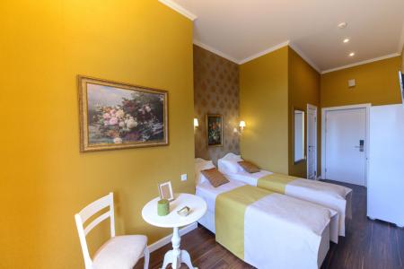 Art Nuvo Palace - 75