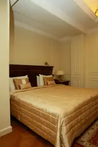 Golden Palace - 27
