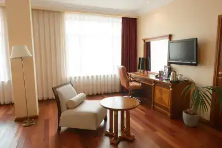 Crowne Plaza -, an IHG - 32
