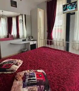 Corner Hot - 29