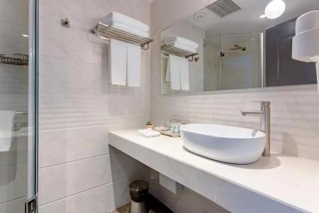 Ramada by Wyndham Tbilisi Old City - 22