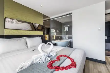 Golden Tulip Mandison Suites - 43