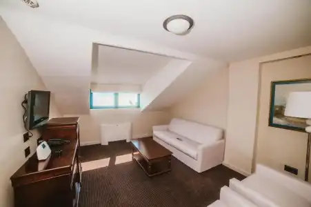 Astoria - 12