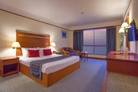 Cholchan Pattaya Beach Resort - 14