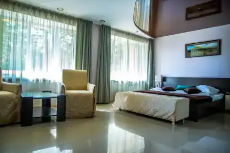 Gostinichno-Restorannyij Kompleks ZIHIYa - 61