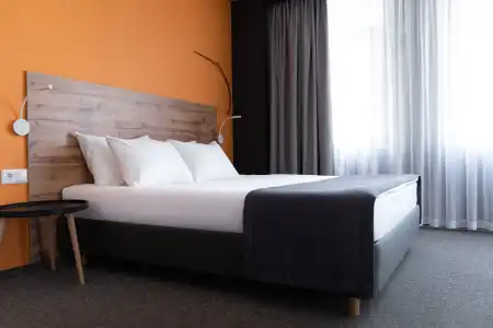 roomi - 1