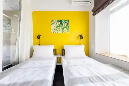 Live by Originals - 71