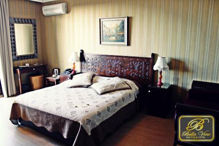 Bella View Art Boutique - 1