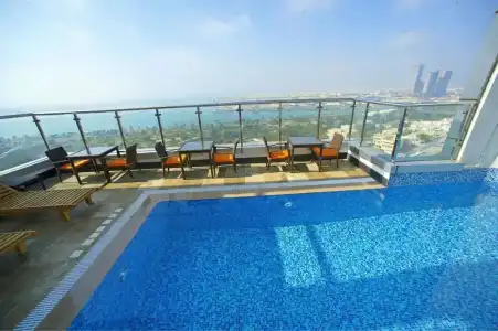Ramada by Wyndham Abu Dhabi Corniche - 8