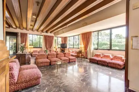 Pinewood Rome - 1