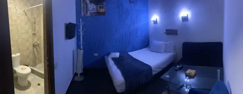 Enigma Hostel - 13