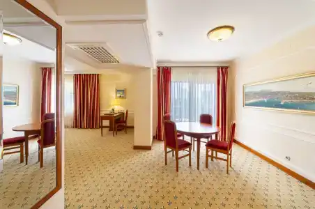 Grand Valentina - 35