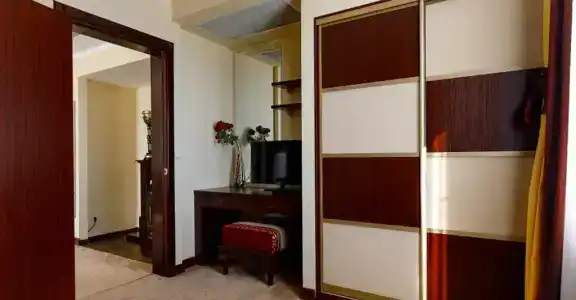 Hotel - 72