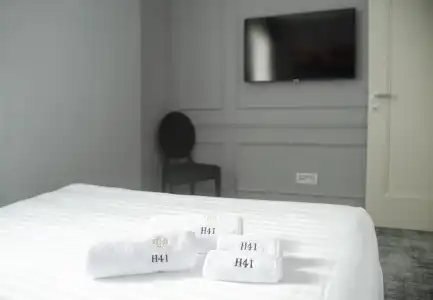 H41 Luxury Suites - 29