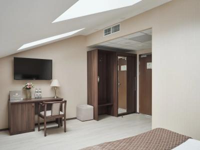 Дипломат - 112