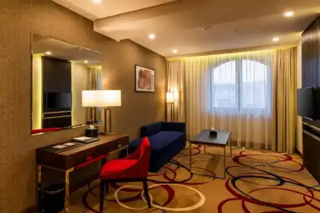 Ramada & Suites by Wyndham - 81