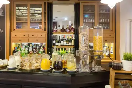 Public House - 24