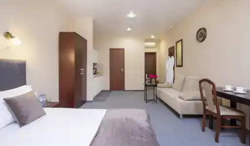 на Моховой - 66