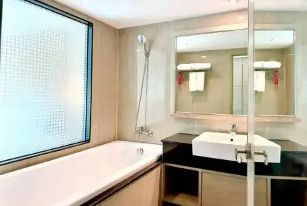 Ramada Sukhumvit Soi Eleven - 27