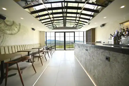 Stonehenge & restaurant - 6