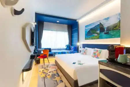 Clover Patong - 53