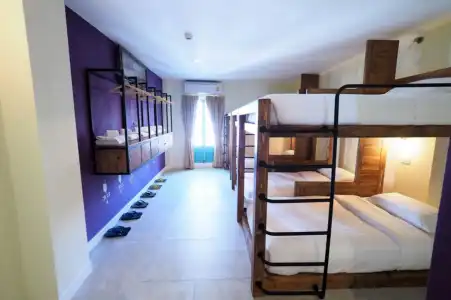 Siri Poshtel Bangkok Hostel - 9