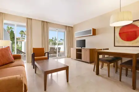Resort Ramada & Suites by Wyndham Costa del Sol - 110