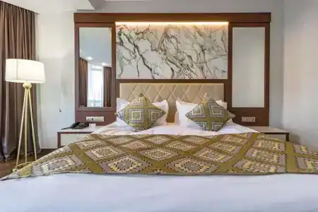 Best Western Plus - 19