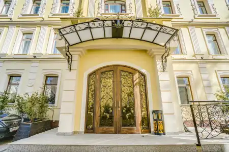 Sadovnicheskaya - 20
