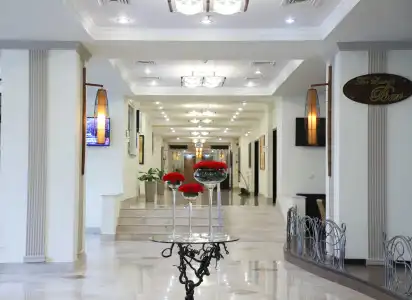 Ramada by Wyndham - 4