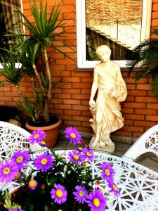 Green Garden Apartments - 1
