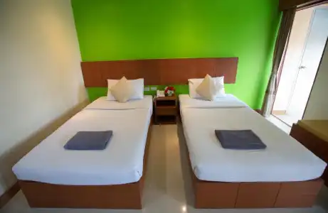 Twin Palms Resort - 8