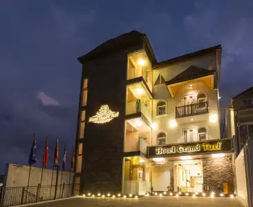 Grand Turf Boutique-hotel - 0