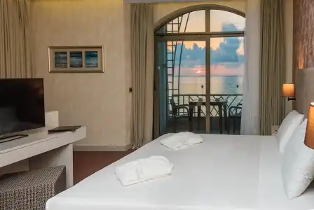 The Grand Gloria - 12