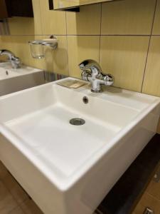 La Vie De Chateau - 146