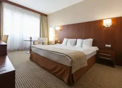 Holiday Inn, an IHG - 51