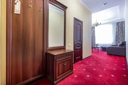 Roomp Mano - 101