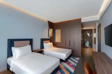 Hyatt Centric Jumeirah Dubai - 17