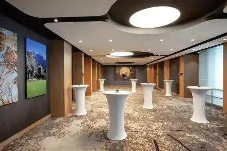 Hilton Garden Inn Tirana - 43