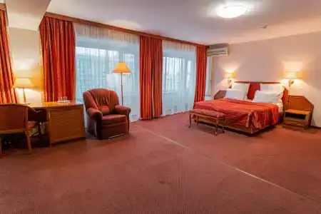 Akademicheskaya - 80