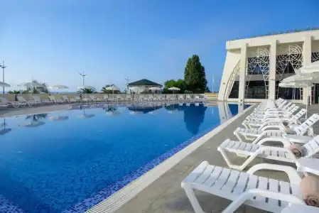 The Grand Gloria - 17