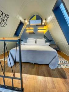 Geometrika • Lounge - 226